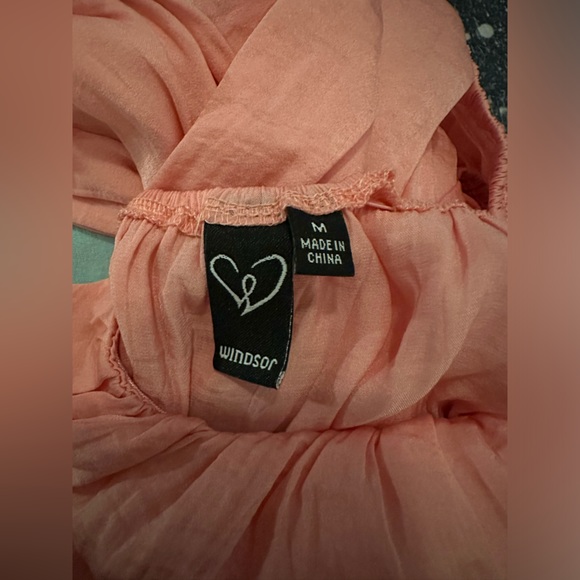 cute crop top, size medium, long sleeves - Picture 3 of 3